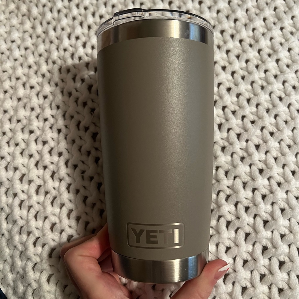 YETI Rambler 20oz Brown